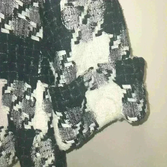 ZARA Basic Black White Tweed  Cropped Jacket lightly worn - Picture 2 of 6